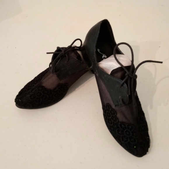 🎁 FREE GIFT INCLUDED 🎁NWOT Mesh Embroidered Shoes Square Heel Lace Up - Picture 6 of 9